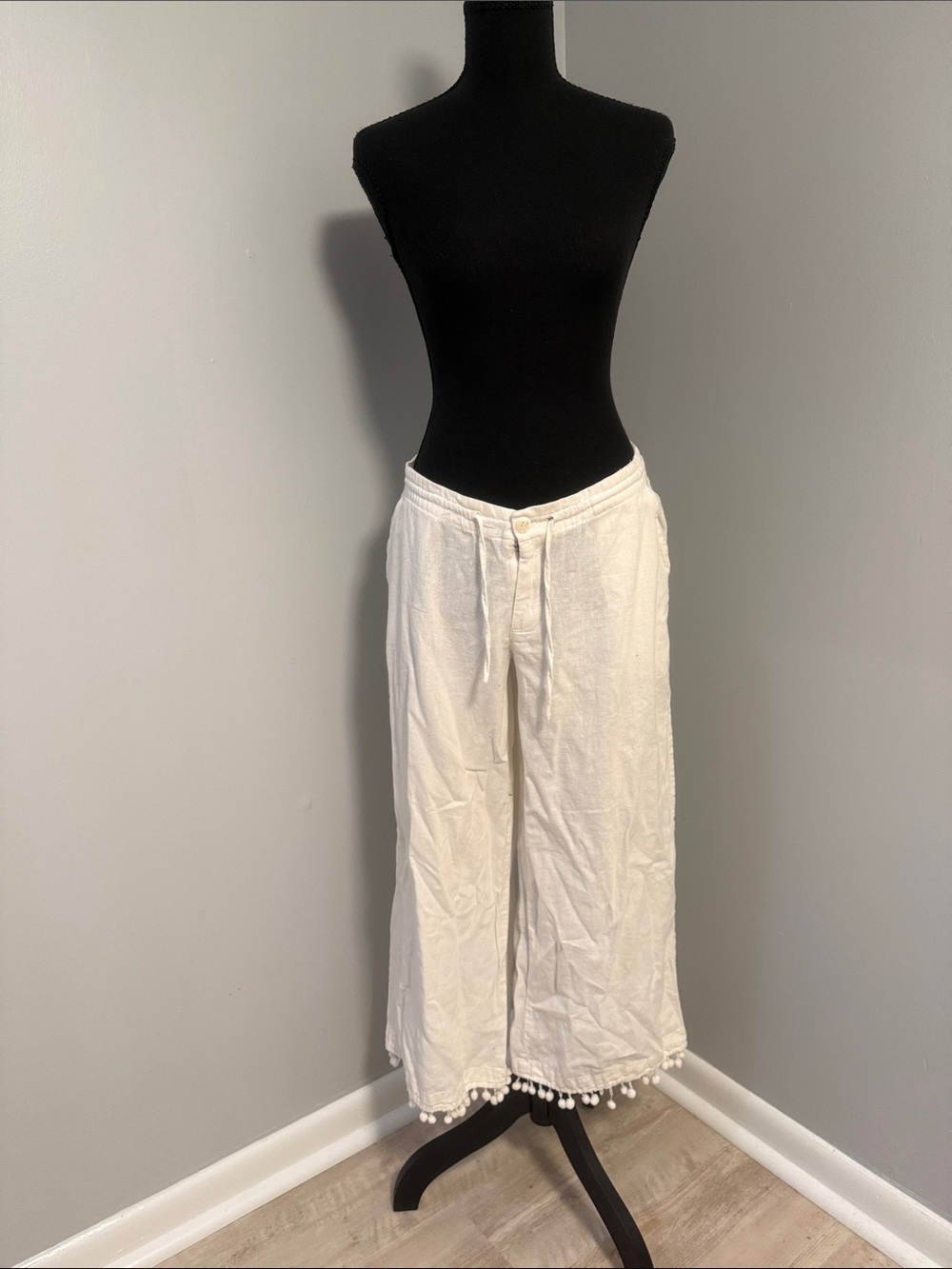 Women's White Casual Pants